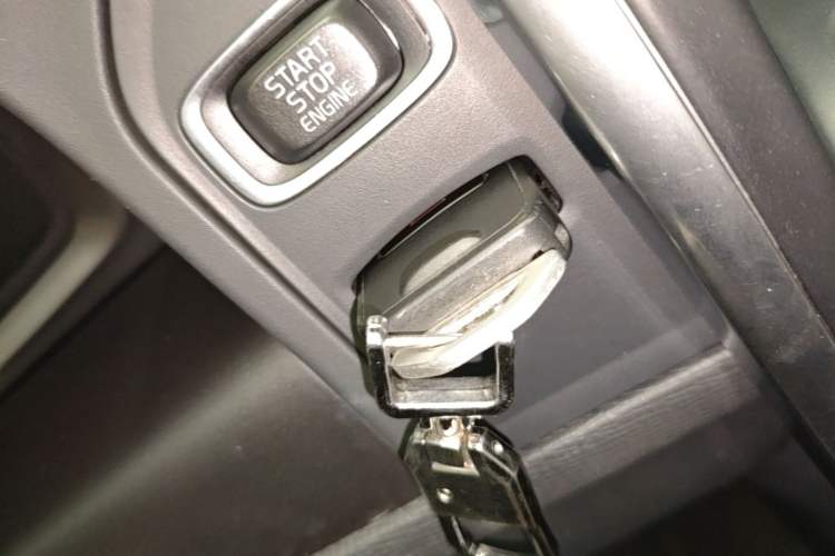 Used Volvo XC60 2017 T5 AWD Smart Upgrade Edition Vehicle Key