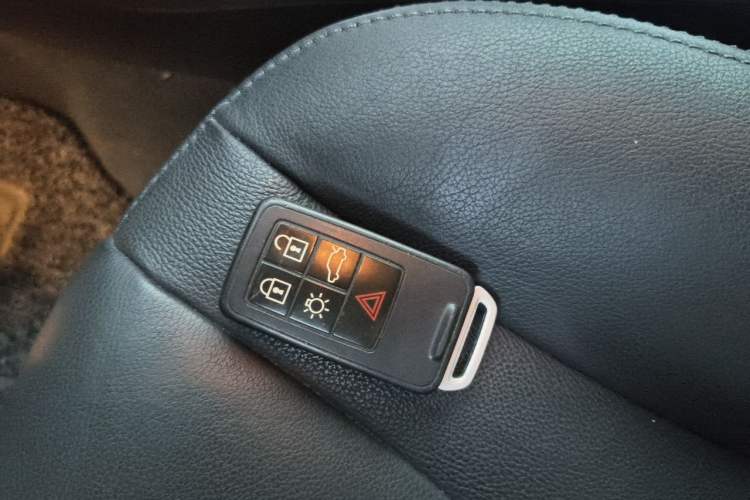 Used Volvo XC60 2017 T5 Smart Upgrade Edition Vehicle Key