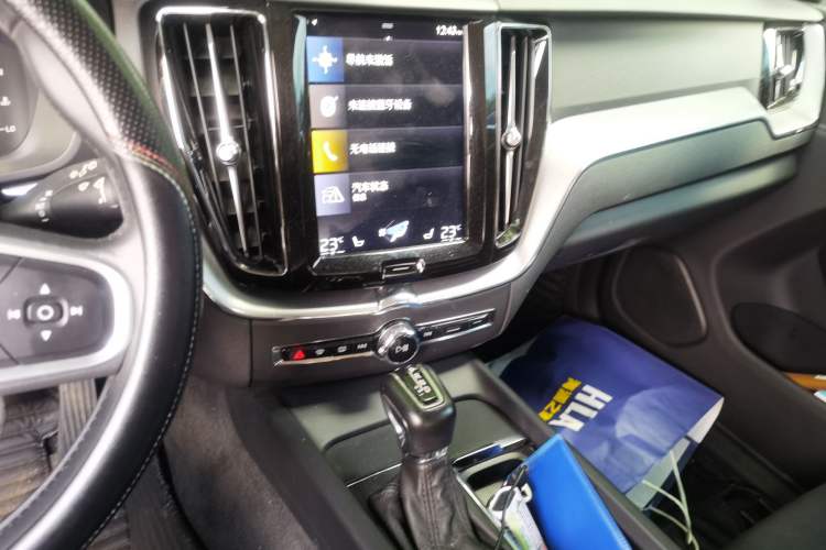 Used Volvo XC60  Audio And AC Panel