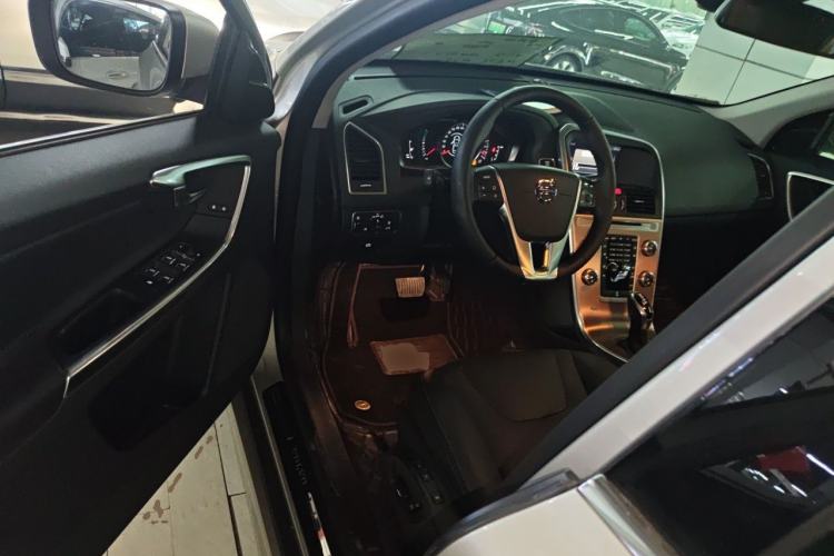 Used Volvo XC60 2017 T5 Smart Upgrade Edition Driver Seat