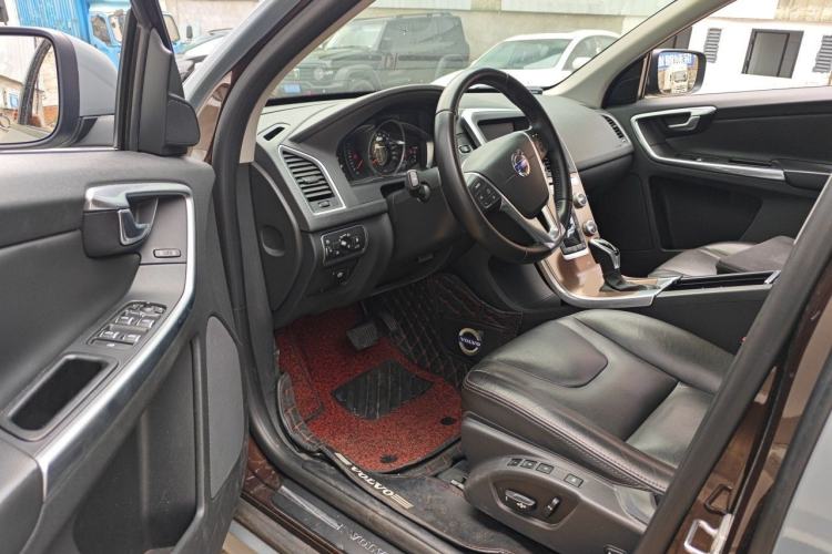 Used Volvo XC60 2017 T5 AWD Smart Upgrade Model Driver Seat