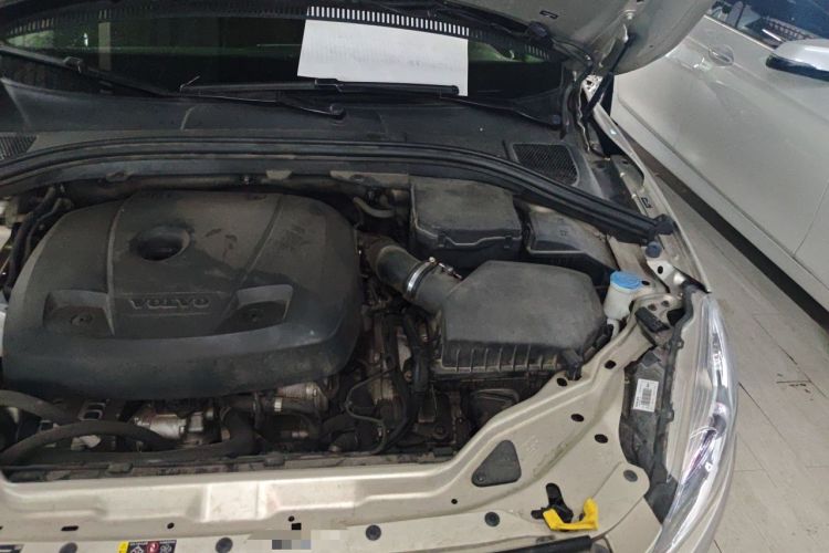 Used Volvo XC60 2017 T5 Smart Upgrade Edition Engine Bay Left