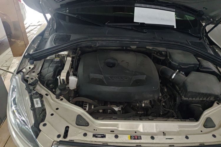 Used Volvo XC60 2017 T5 Smart Upgrade Edition Engine Bay Right