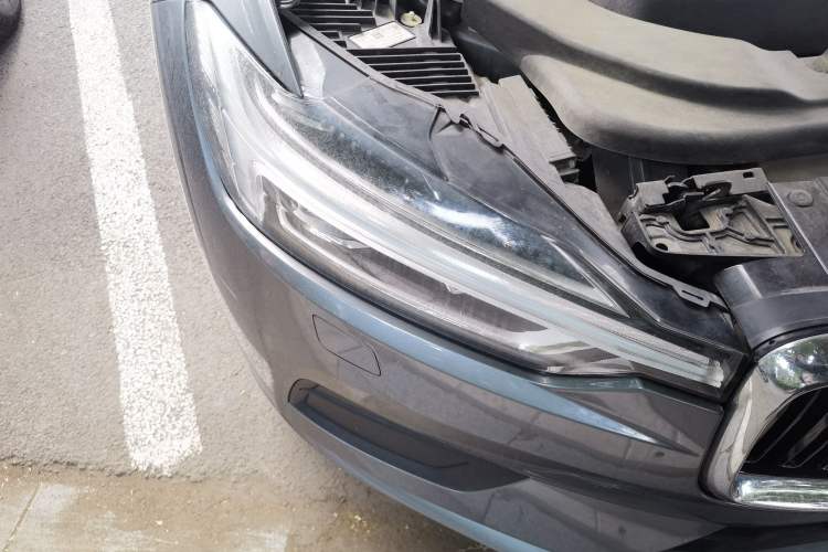 Used Volvo XC60  Engine Bay Right