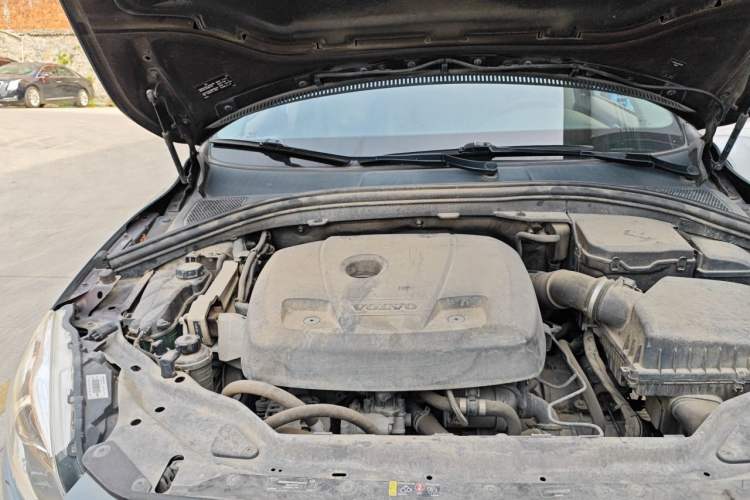 Used Volvo XC60 2017 T5 AWD Smart Upgrade Model Engine Bay Right