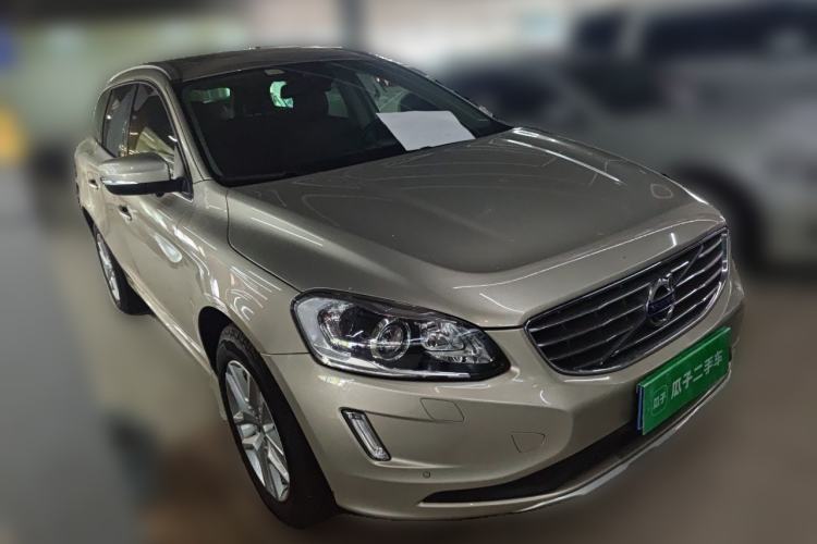 Used Volvo XC60 2017 T5 Smart Upgrade Edition Front Right 45 Deg