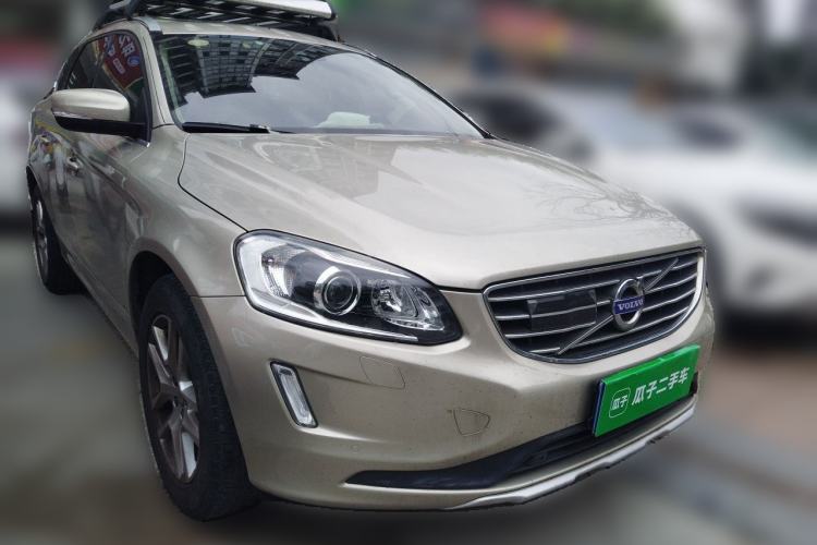 Used Volvo XC60 2017 T5 Smart Upgrade Edition Front Right 45 Deg