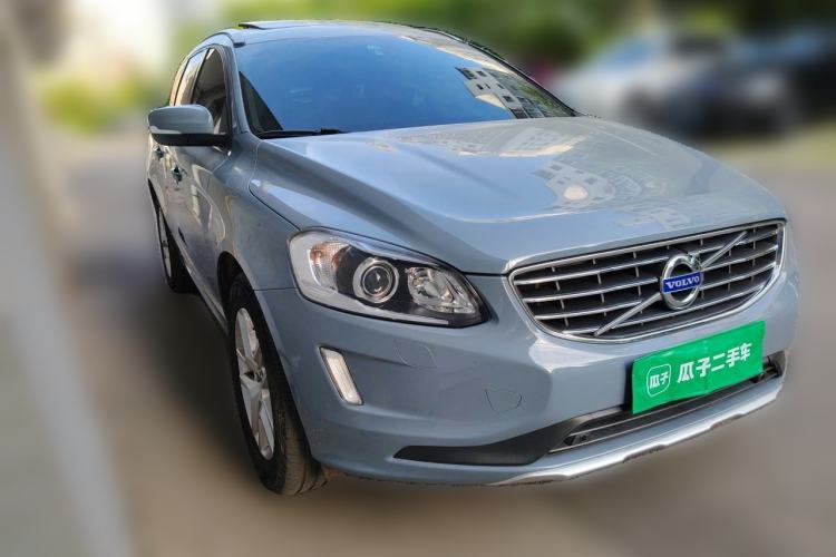 Used Volvo XC60 2017 T5 AWD Smart Upgrade Model Front Right 45 Deg