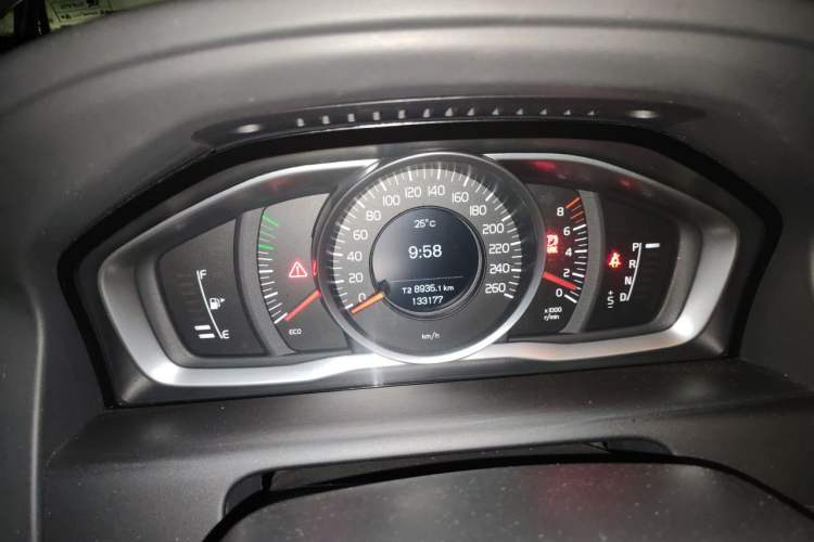 Used Volvo XC60 2017 T5 AWD Smart Upgrade Edition Instrument Cluster
