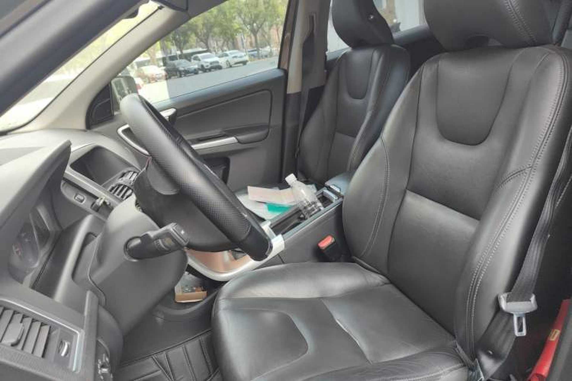 Used Volvo XC60 2017 T5 AWD Smart Upgrade Edition Left Front Seat