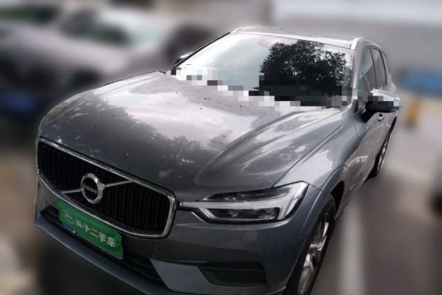 Used Volvo XC60 2017 automatic 5-seater 2.0