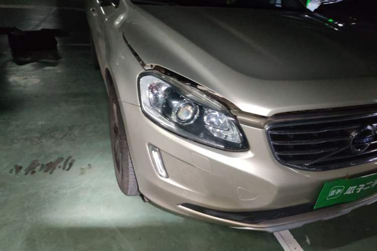 Used Volvo XC60 2017 T5 AWD Smart Upgrade Edition Right Front Headlight