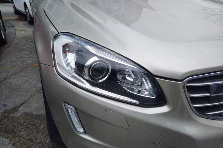 Used Volvo XC60 2017 T5 Smart Upgrade Edition Right Front Headlight