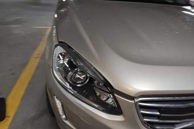 Used Volvo XC60 2017 T5 AWD Smart Upgrade Edition Right Front Headlight