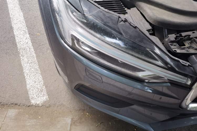Used Volvo XC60  Right Front Headlight