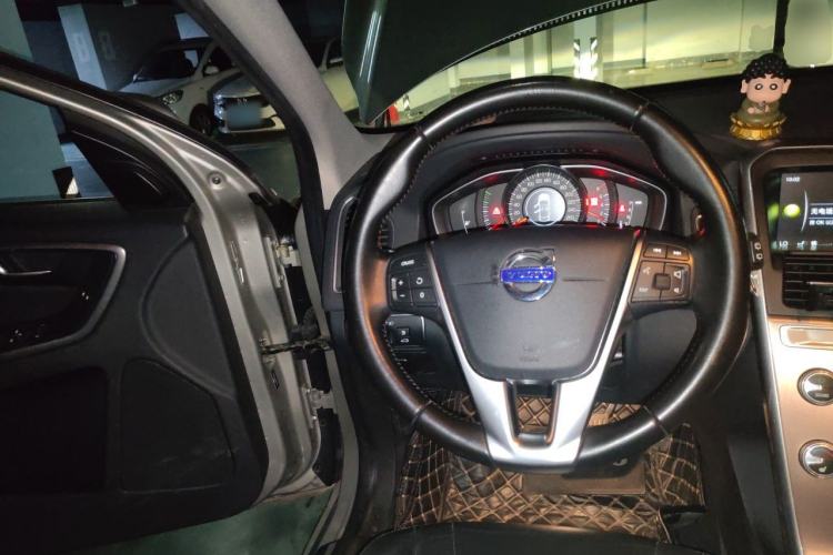 Used Volvo XC60 2017 T5 AWD Smart Upgrade Edition Steering Wheel
