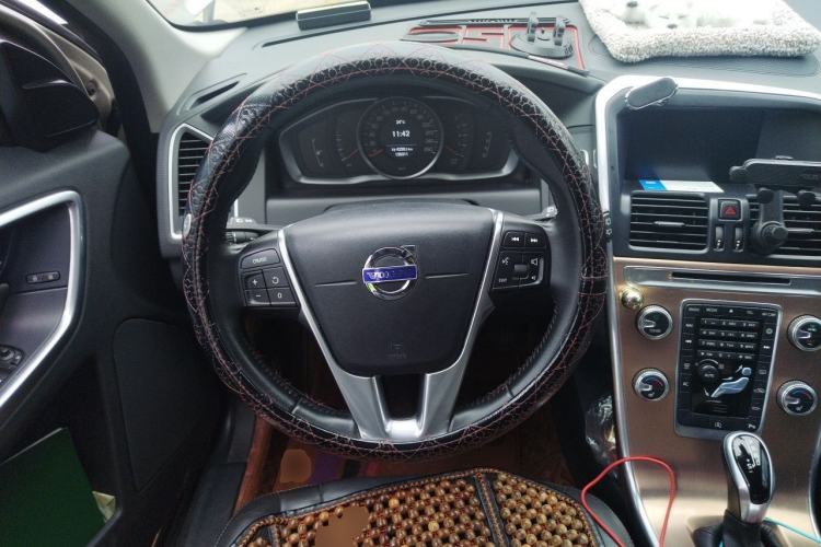 Used Volvo XC60 2017 T5 Smart Upgrade Edition Steering Wheel