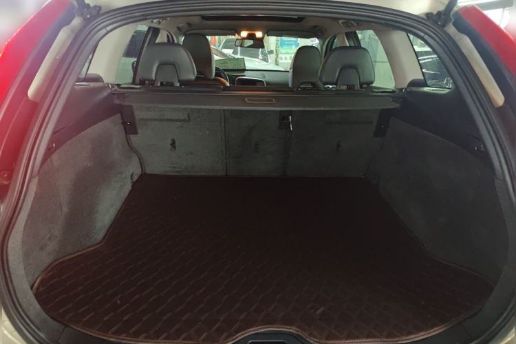 Used Volvo XC60 2017 T5 Smart Upgrade Edition Trunk