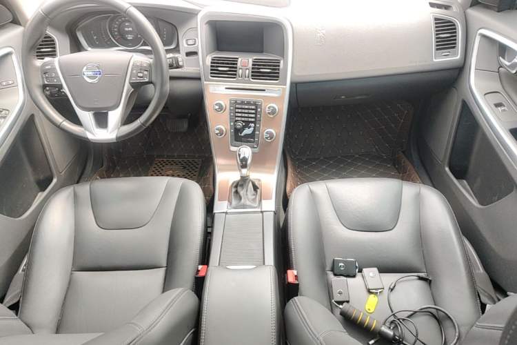 Used Volvo XC60 2017 T5 Smart Upgrade Edition Center Console