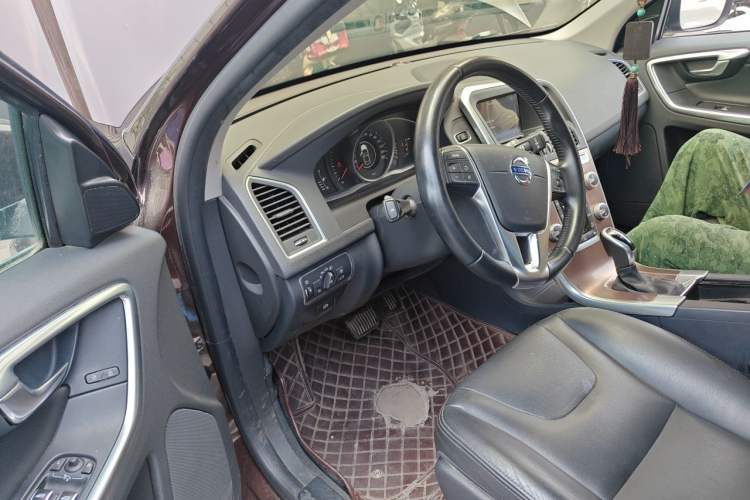 Used Volvo XC60 2017 T5 AWD Smart Upgrade Edition Driver Seat