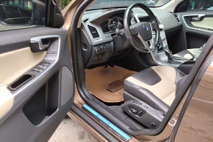 Used Volvo XC60 2017 T5 AWD Smart Upgrade Edition Driver Seat
