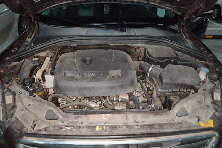 Used Volvo XC60 2017 T5 AWD Smart Drive Edition Engine Bay