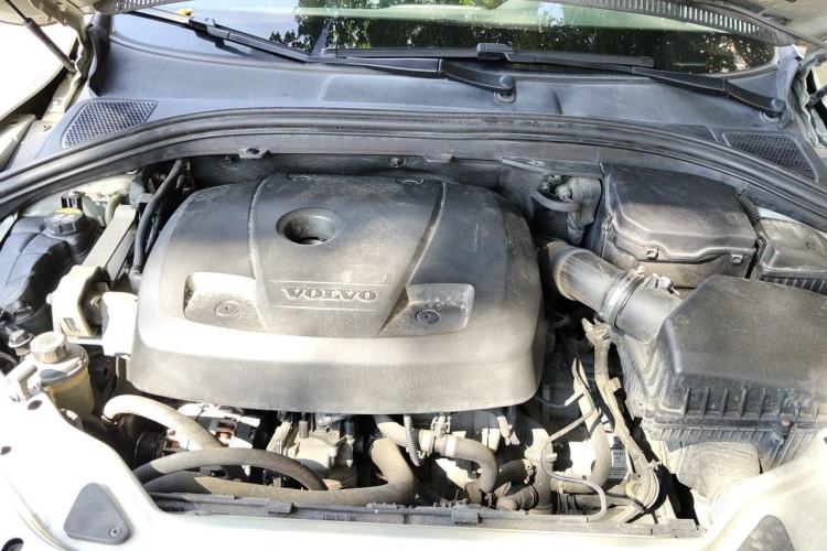 Used Volvo XC60 2017 T5 AWD Smart Upgrade Model Engine Bay