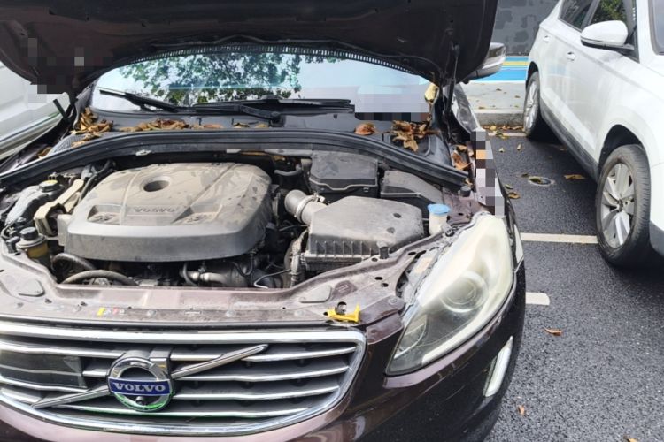 Used Volvo XC60 2017 T5 AWD Smart Drive Edition Engine Bay Left
