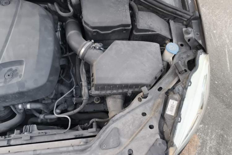 Used Volvo XC60 2017 T5 Smart Upgrade Edition Engine Bay Left
