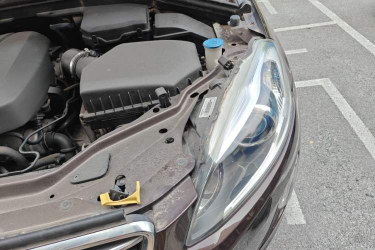 Used Volvo XC60 2017 T5 AWD Smart Upgrade Edition Engine Bay Left