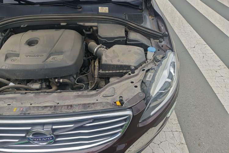 Used Volvo XC60 2017 T5 AWD Smart Upgrade Model Engine Bay Left