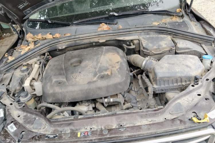 Used Volvo XC60 2017 T5 AWD Smart Upgrade Edition Engine Bay