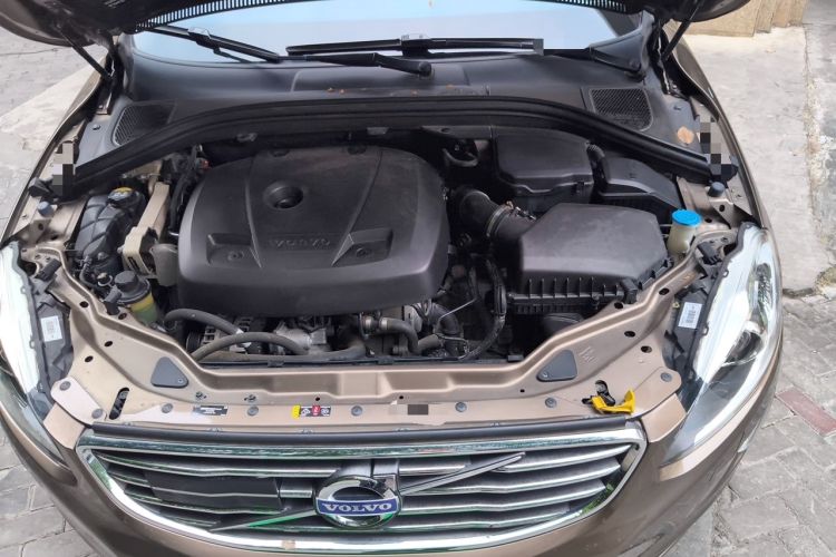 Used Volvo XC60 2017 T5 AWD Smart Upgrade Edition Engine Bay
