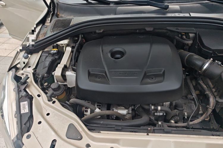 Used Volvo XC60 2017 T5 AWD Smart Upgrade Edition Engine Bay Right
