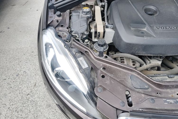 Used Volvo XC60 2017 T5 Smart Upgrade Edition Engine Bay Right