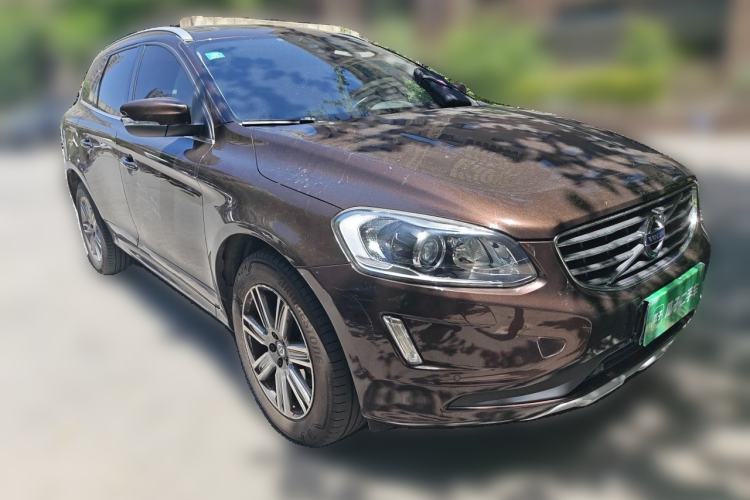 Used Volvo XC60 2017 T5 AWD Smart Upgrade Edition Front Right 45 Deg