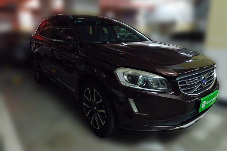 Used Volvo XC60 2017 T5 AWD Smart Drive Edition Front Right 45 Deg