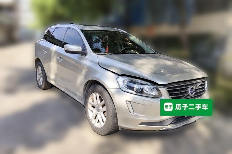 Used Volvo XC60 2017 T5 AWD Smart Upgrade Model Front Right 45 Deg