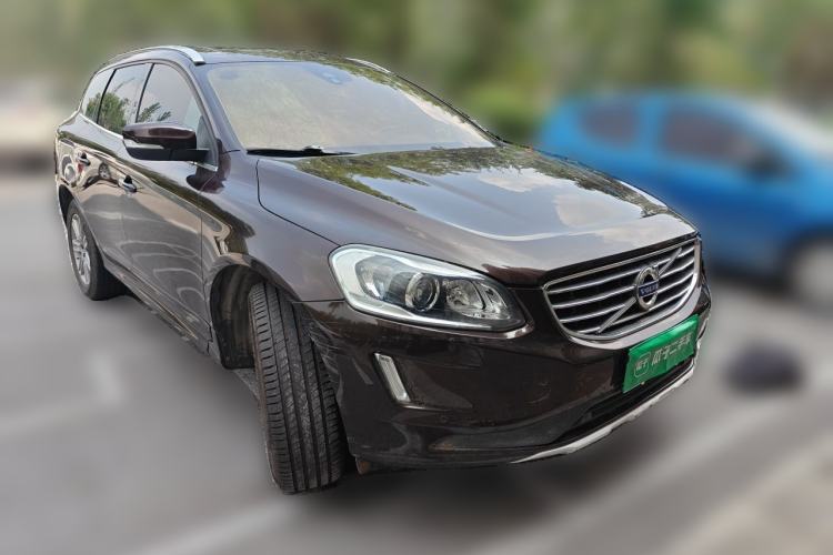 Used Volvo XC60 2017 T5 AWD Smart Upgrade Edition Front Right 45 Deg