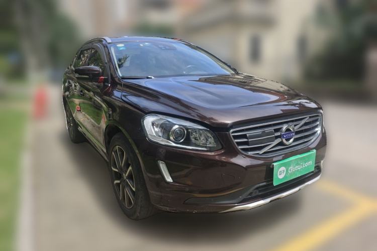Used Volvo XC60 2017 T5 AWD Smart Drive Edition Front Right 45 Deg