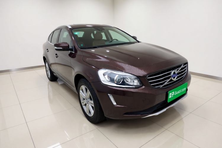 Used Volvo XC60 2017 T5 AWD Smart Upgrade Edition Front Right 45 Deg
