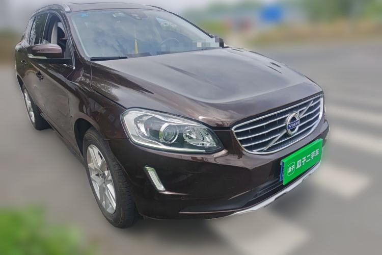 Used Volvo XC60 2017 T5 AWD Smart Upgrade Model Front Right 45 Deg