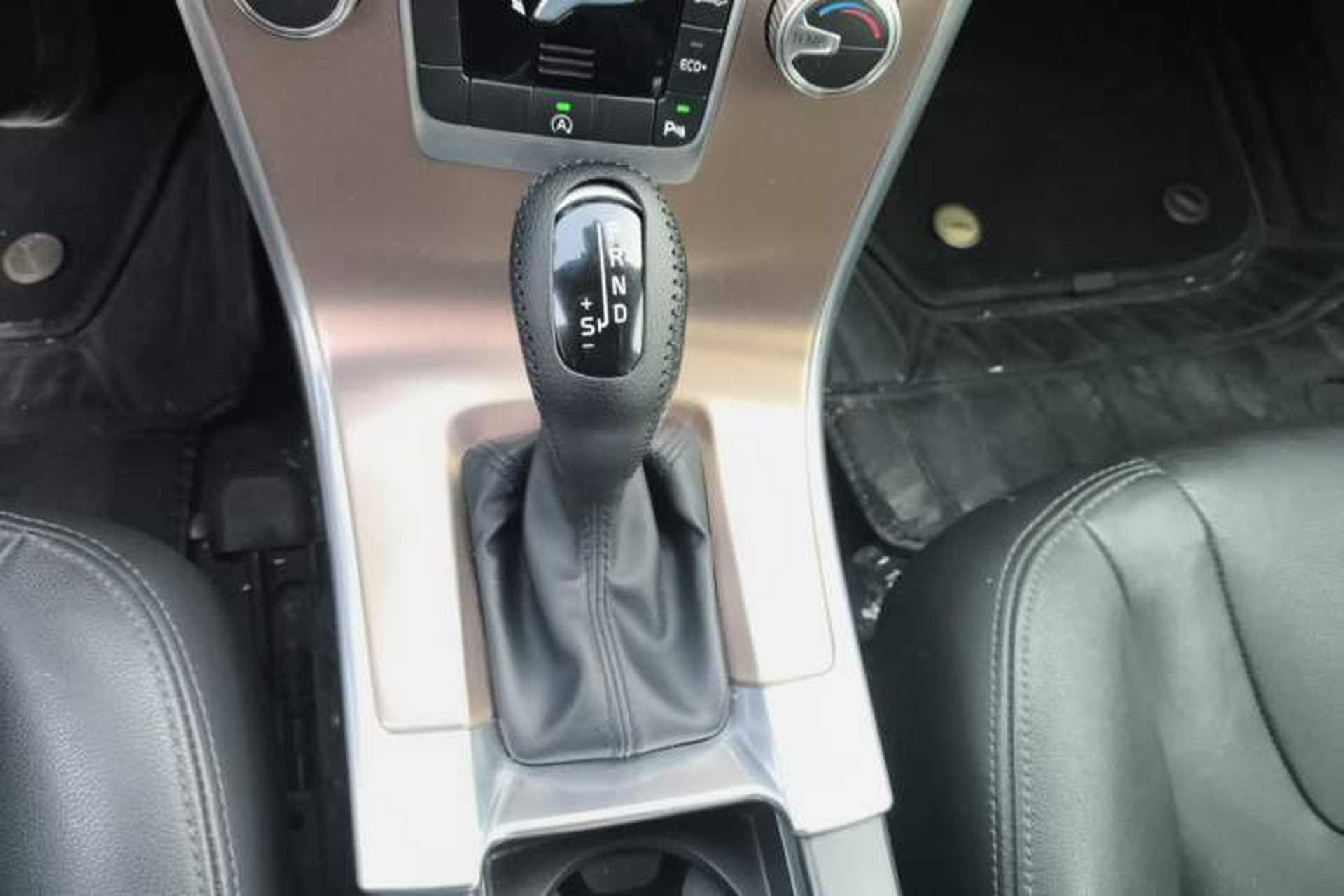 Used Volvo XC60 2017 T5 Smart Upgrade Edition Gear Lever