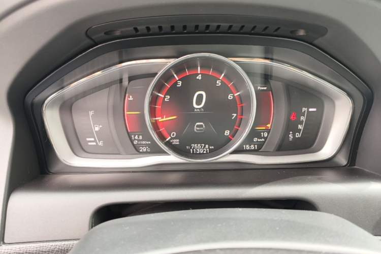 Used Volvo XC60 2017 T5 AWD Smart Drive Edition Instrument Cluster
