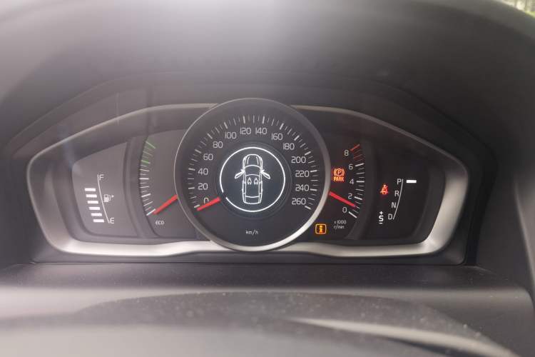 Used Volvo XC60 2017 T5 AWD Smart Upgrade Model Instrument Cluster