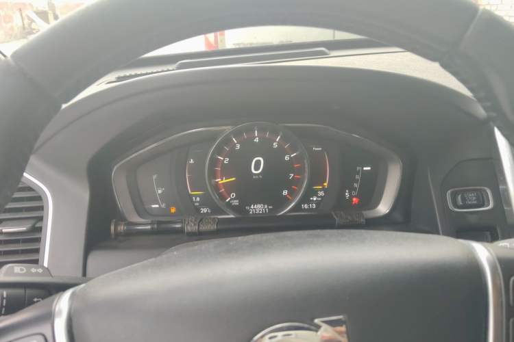 Used Volvo XC60 2017 T5 AWD Smart Upgrade Edition Instrument Cluster