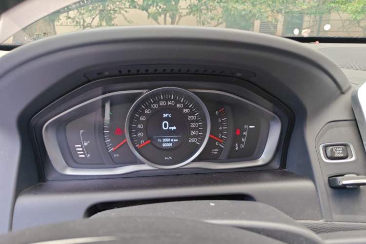 Used Volvo XC60 2017 T5 AWD Smart Upgrade Edition Instrument Cluster