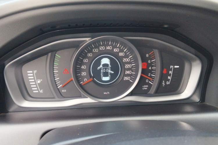 Used Volvo XC60 2017 T5 Smart Upgrade Edition Instrument Cluster