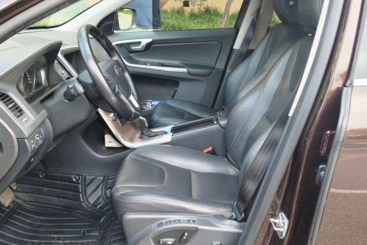 Used Volvo XC60 2017 T5 Smart Upgrade Edition Left Front Seat