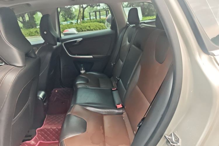 Used Volvo XC60 2017 T5 AWD Smart Upgrade Edition Left Rear Seat
